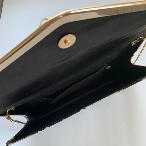 Vogue Magazine Cover All Over Print Patent Leather Envelope Chain Strap - Picture 9 of 9